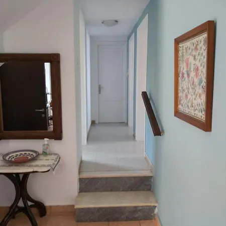 Mikia-agrilos Apartment *